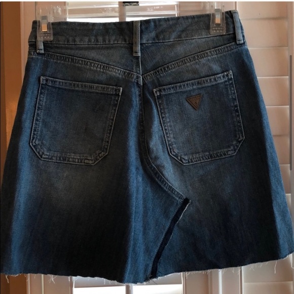 Guess denim mini skirt - Picture 3 of 3